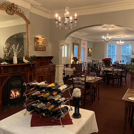 Blomidon Inn Улфвил Екстериор снимка