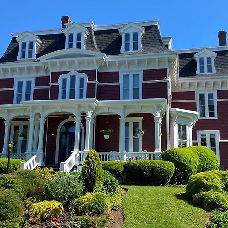 Blomidon Inn Улфвил Екстериор снимка